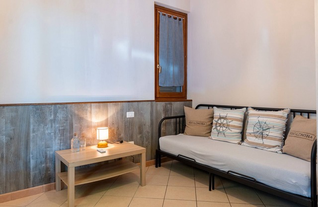 Bed and Breakfast 'Camera 1' with Shared Terrace, Wi-Fi and Air Conditioning
