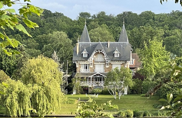 Bed and Breakfast, Charming House, 20 min From Paris , Garden