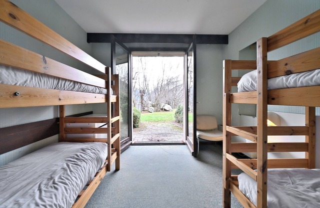 Bed and Breakfast 'La Moraine N°5 - Chambre 4 Pers' with Mountain View, Terrace and Private