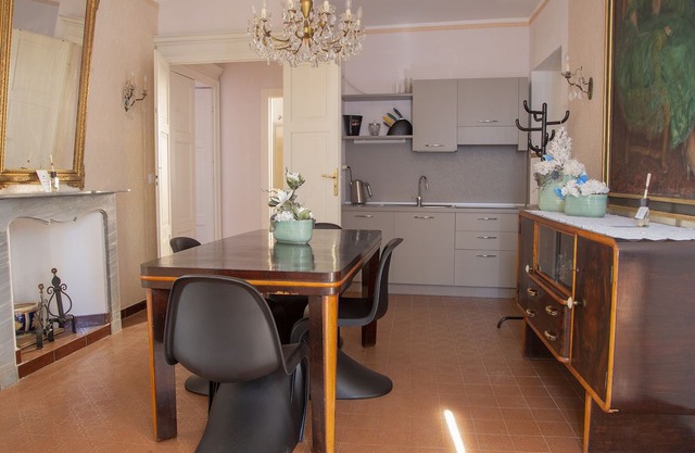 Bed and Roses "Meni"