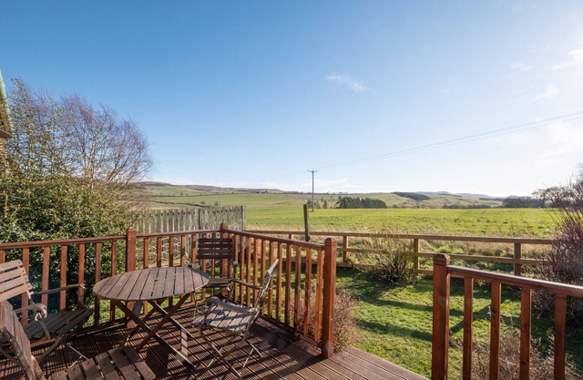Bede Cottage - Two Bedroom House, Sleeps 4