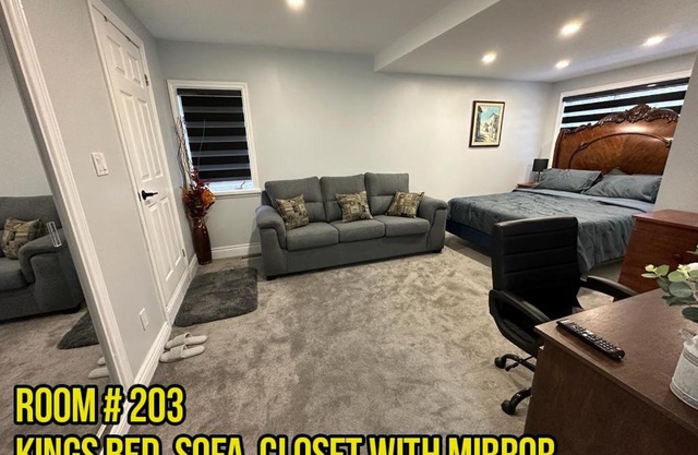 Bedroom for couple with free parking