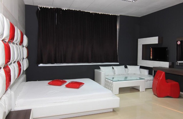 Bedroom Place Guest Rooms