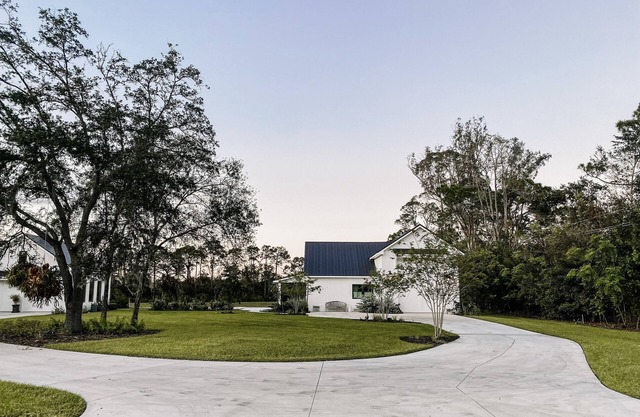 "Bee Keeper's Cottage" on private estate, new construction, close to everything!