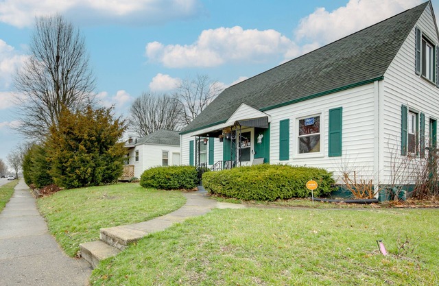 Beech Grove Vacation Rental w/Private Yard
