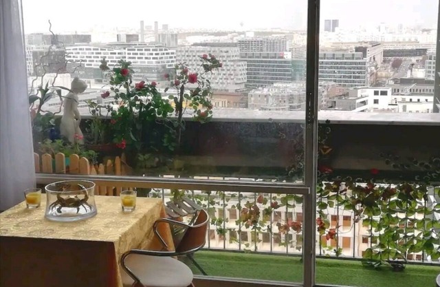 Bel Appart vue sur Paris Proche Métro Immeuble Privé