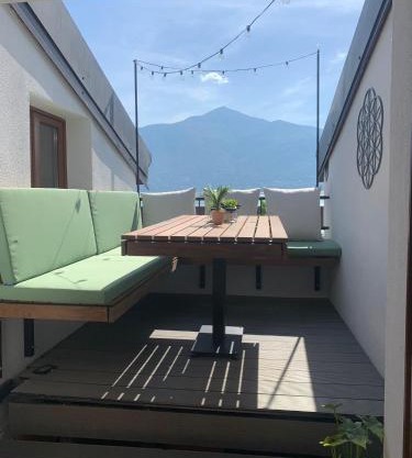 Bella Camelia - Lago di Como