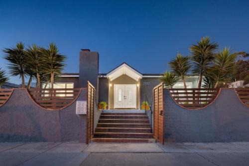 Bella Casa I Pool with Spa Minutes to Downtown and Beaches