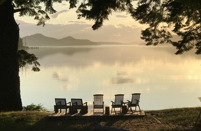 Bella Haven on Saturna. Oceanfront Beach House. Perfect Getaway for Two.