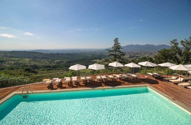 Bellavista, modern apartment. Pool, WiFi, Lucca