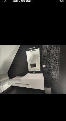 Belle chambre et salle de bain privée