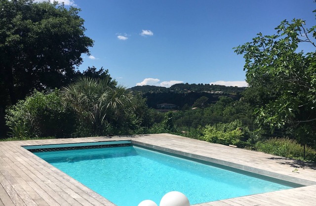 Belle Maison Avec Piscine Aix en Provence. Charme !