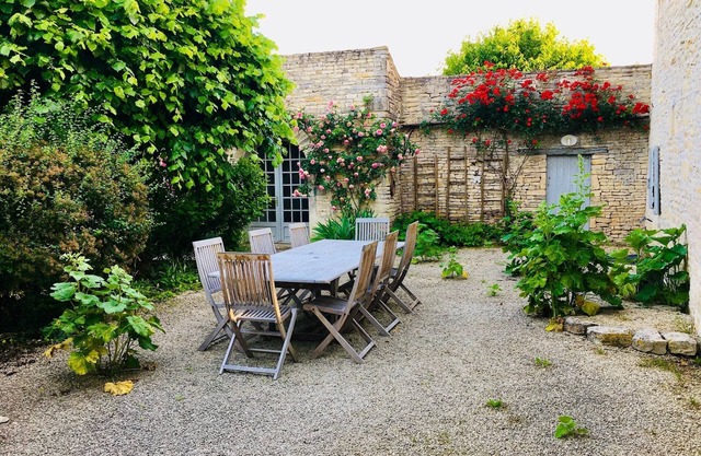 Belle Vue - beautiful house, large private pool and gardens