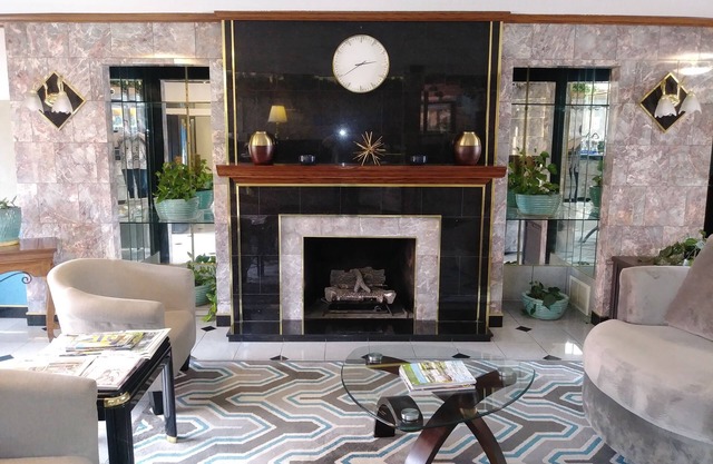 Bellevue Hotel & Suites