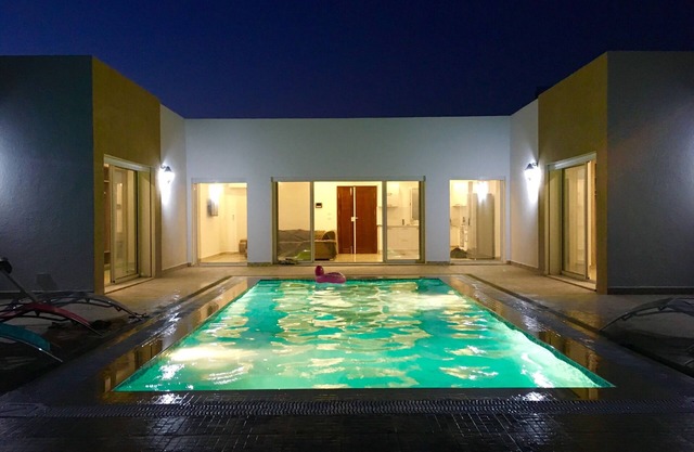 Bellle U-shaped villa with swimming pool not overlooked