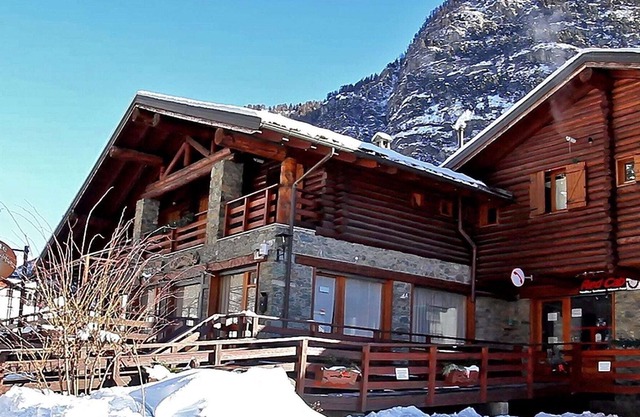 Belvilla by OYO Chalet Antey Quadri C