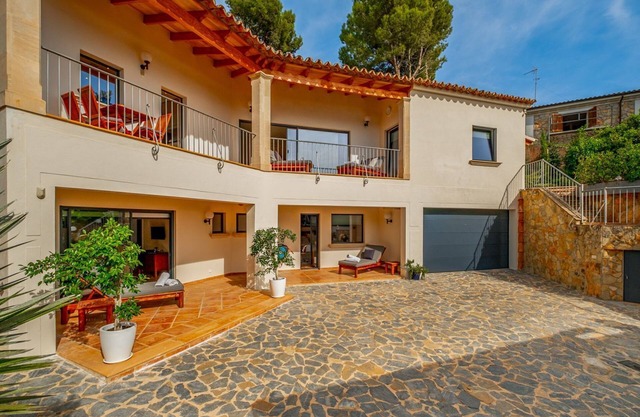 Bendinat Golf - Four Bedroom Villa, Sleeps 8