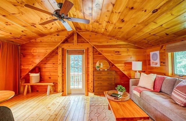 Berkshires Log Cabin by Evergreen Home