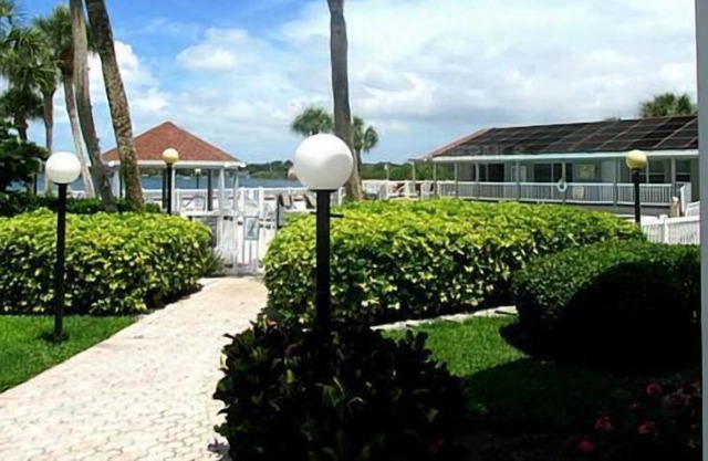 Bermuda Bay Gated Beach Club - Townhouse With New Renovation