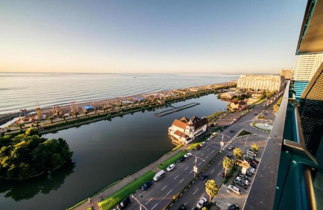BEST APART HOTEL IN ORBI CITY SEA AND CITY VIEWS