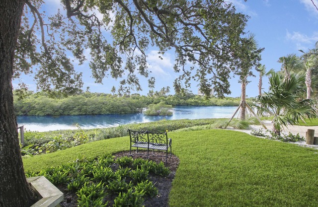 BEST LOCATION IN JUPITER! On Intracoastal. Steps from Jupiter’s Love Steet.