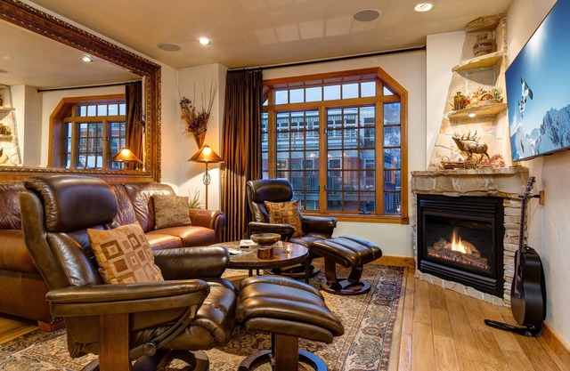 Best Location on Historic Main St, Steps Away from Town Lift!