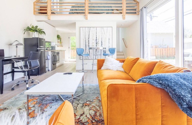Best Location, Private house perfect for extended stay