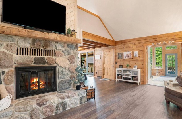 Best log cabin in western Michigan on the Muskegon River - time to get away.