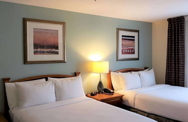 Best Place to Enjoy! Kid-friendly Accommodation w/Free Breakfast! Pool Onsite!