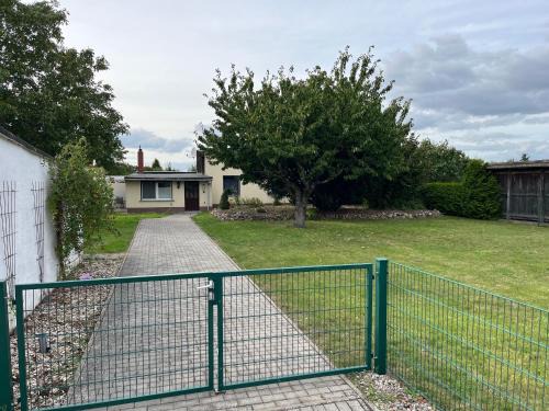 Best Preis Ferienhaus max 4 Personen Wittenberge Modernes Ambiente voll ausgestattet mit Netflix und WLAN