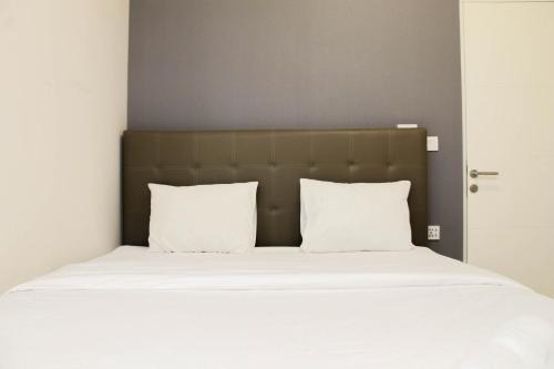 Best Price 2BR Apartment at Springlake Summarecon Bekasi By Travelio