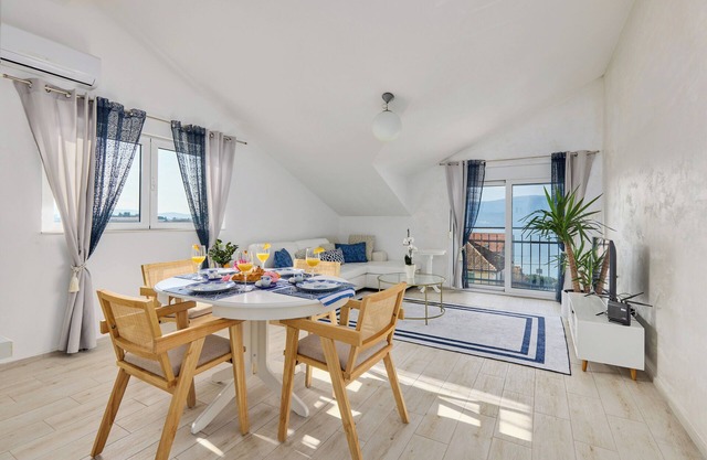❤️Best Sea View| Stylish 2BR Apartment| Gated Parking| Fast WIFI| 72m² Equipped