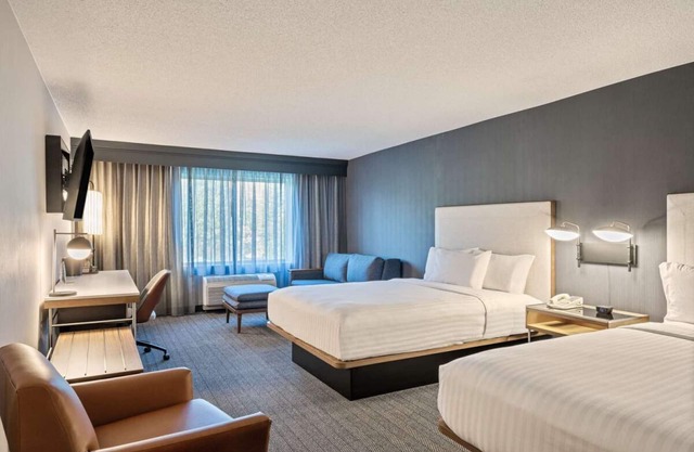 Best Value, Quality Stay! Pet-Friendly, Close to Coco Island and Walden Park!