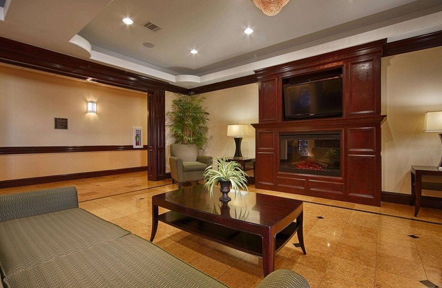 Best Western Plus Manvel Inn & Suites