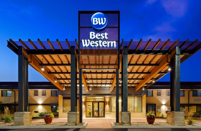 Best Western West Towne Suites