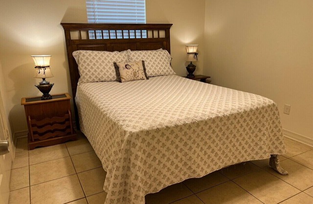 Beststays@Sunrise Ruby a Duplex, Pet Friendly,Work Crews family nursesnn@‘