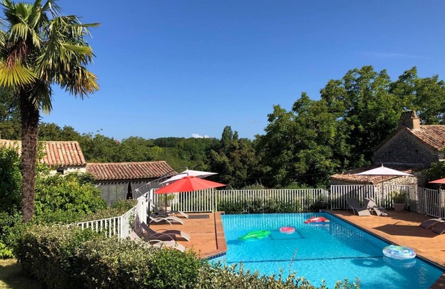 Between Sarlat and Bergerac, charming country house in a lovely hamlet.