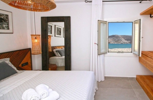 BH059 - C - Suite Mykonos