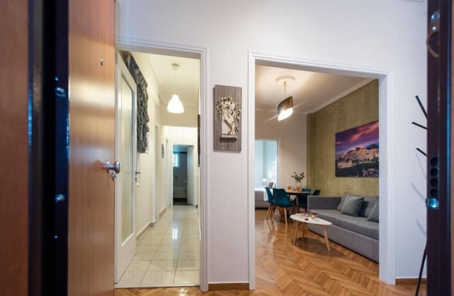 BHA050 - C - Apartment Athens