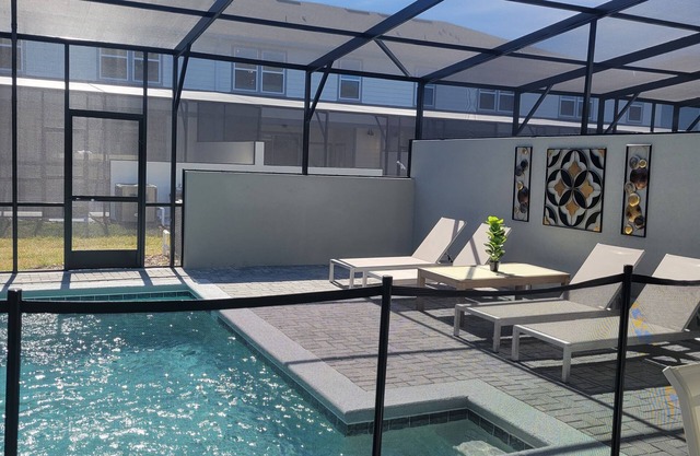 Bhive Windsor Island Resort, spacious 5 bedroom 41/2 bath near Disney.