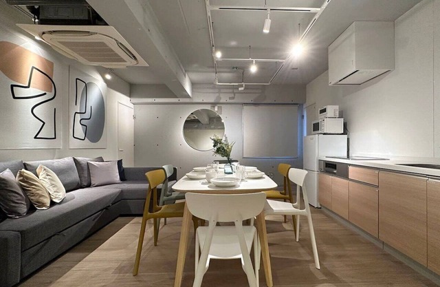 bhotel Art BLD Stylish Apartment Good Location