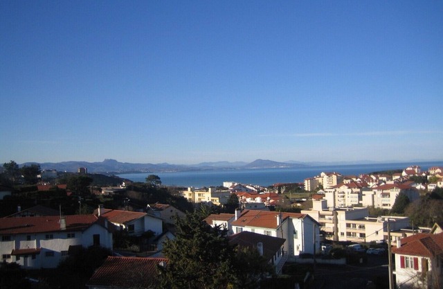 Biarritz, 3-room apartment, sea and mountain view