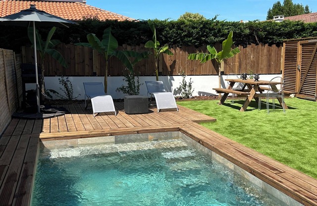 Biarritz, accommodation with private heated pool