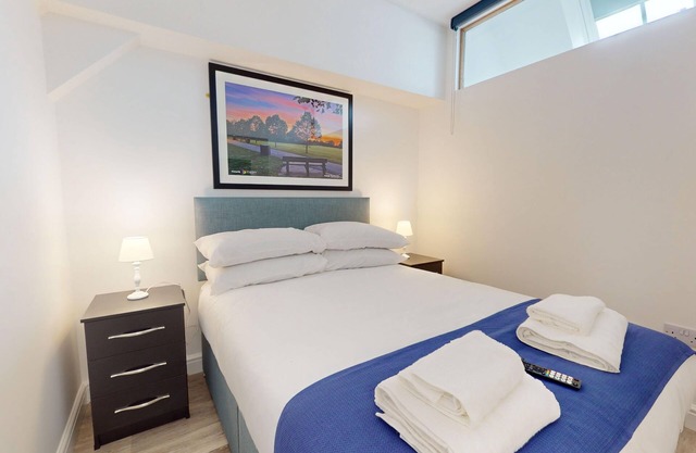 Bicester Court Lodge The Bure Room | Bicester Holiday Let | 1 Bed & Sleeps 2