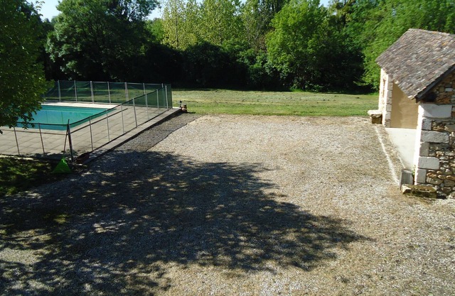 BIG AND BEAUTIFUL STONE HOUSE, POOL SECURE