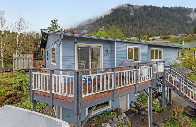 Big beautiful house with lots of room and amazing mountain and ocean views!
