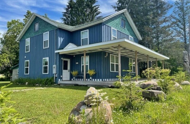 Big Blue - 8 bedroom/8 baths, Recent renovation, 10 minute to Dreams Park