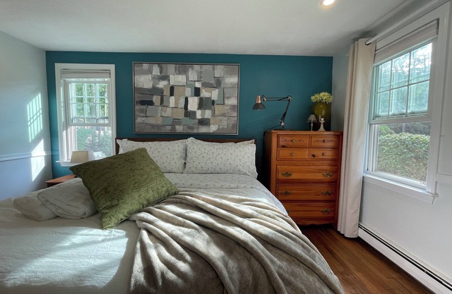 Big Group Rustic Cape Home- Walk2Beach/AC/Craigville/Pet/Fence