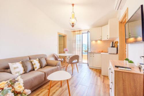 Big Hill Apartment 2