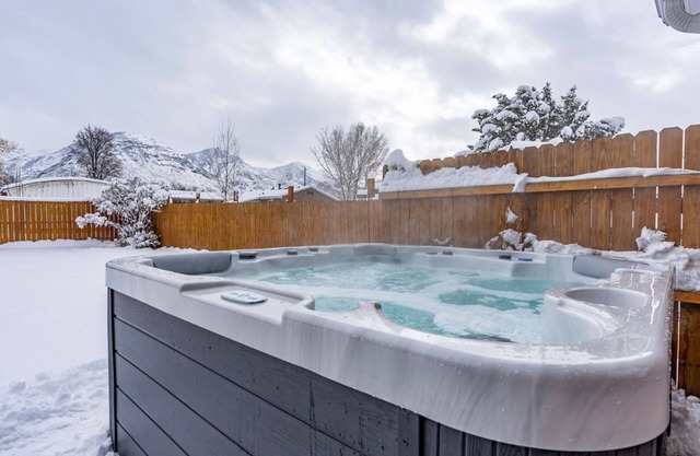 Big Home w/Netflix, Hot Tub Near Town, Ski Resort